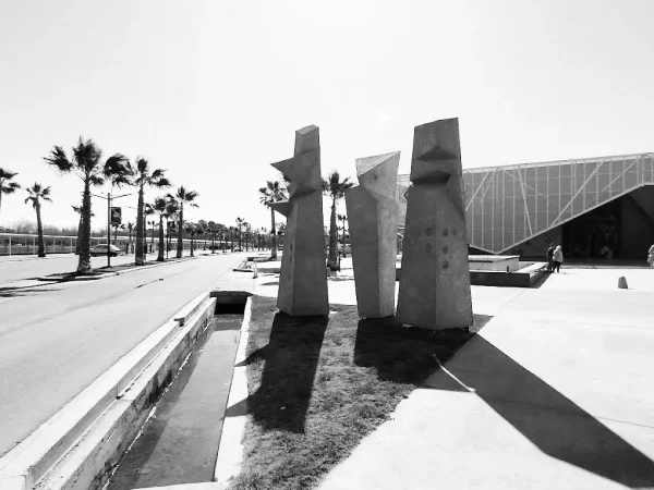 1 TOTEM BOULEVARD